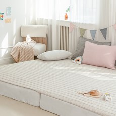 The Zari Snug Family Pad固定帶型絎縫薄墊, Milky Beige