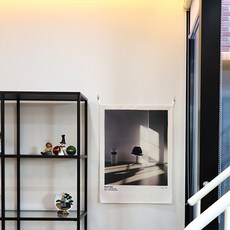 牆面裝飾掛布, 64.黑色椅子