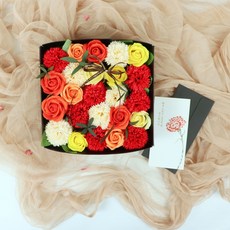 Bluehen 豐盛人造花花盒 附卡片與信封, 橘色