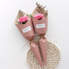 로지스튜디오 조화 드라이플라워 카네이션 한송이 꽃다발 핑크크라프트 2p, 진핑크