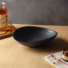 Daparang 不對稱波浪陶瓷優格碗兼沙拉碗 21cm HJ0923, 黑色, 1個