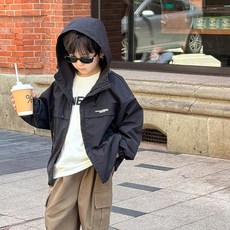 Starbean 男童迷你字母口袋防風外套