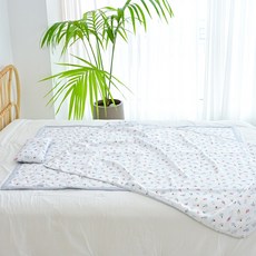 ahtty blanc 新生兒用人造絲枕頭套 2入 + 枕芯 + 毯子 + 床墊套組