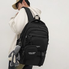 Elsso 舒適肩背 附娃娃鑰匙圈及收納袋 學生收納後揹包, 黑色