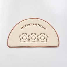 Modern House Butter Shop 柔軟奶油熊半月地墊, 1個, 象牙白