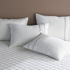 gBEDDING 波紋刺繡高密度純棉枕頭套 2入+枕芯 2入, 白色