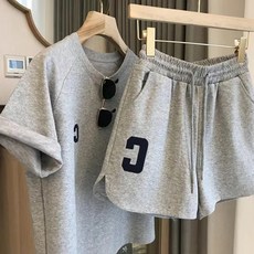 女款C字母圖案寬鬆短袖T恤+綁帶運動短褲套裝