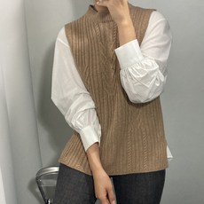 Tteugaejin 女款羊羔毛麻花側開衩不對稱針織背心