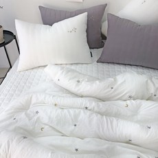 Nubile 星月刺繡圖案四季被, 白色