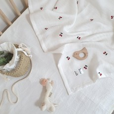 Moonstory 櫻桃刺繡羅紋冰絲毯, 紅色櫻桃款