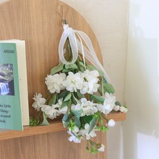 人造櫻花掛飾, 白色