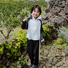 Bebezoo 兒童附帽防曬泳衣