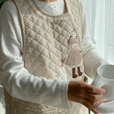 HANSGALLERY 貴賓狗造型絎縫刷毛鋪棉圍裙背心, 淺褐色, 1個