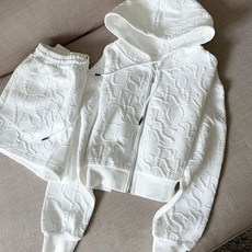 Goodif LADY LOLLY 壓紋率性運動連帽外套 + 短褲套裝