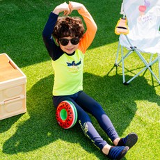 Lalaamang 男童鯊魚防曬泳衣套裝