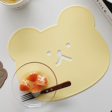 ade.l 打孔熊矽膠餐墊, 淺黃色, 寬300mm x 長262mm x 厚1.8mm, 1個