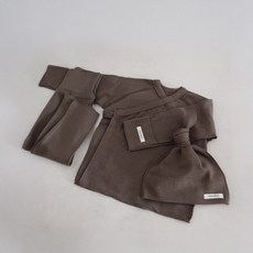 PEEKABOO 新生兒修身款啾啾蝴蝶衣 + 下身 + 帽子套組