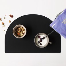 ade.l 薄拱形矽膠餐桌墊, 386mm 寬 x 268mm 高 x 1.8mm 厚, 黑色, 1個