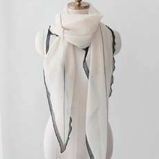 Vavisoo 純淨牛奶線條圍巾