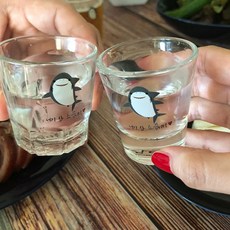 圓形燒酒杯 鯊魚, 混色, 1個