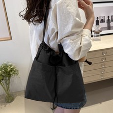 Syunick 女用超輕量斜背包, 黑色