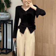 德芙洛商務 修身輪廓抓皺V領上衣