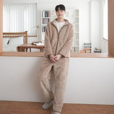 為另一對情侶設計的 Days sleep 拉鍊睡衣套裝