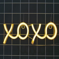 SaeSogeun XOXO USB 電池 LED 霓虹燈, 黃色