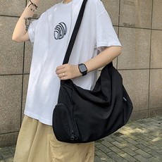 Chichills Srenti 日常大尺寸斜揹包 11926, 黑色