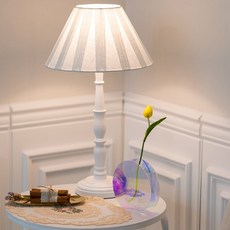 WONHA 奶茶色桌燈, 白色