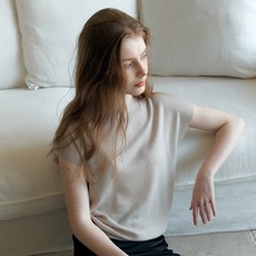 yuppe 女款半高領針織衫