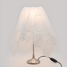 多用途蕾絲布檯燈, 白色的