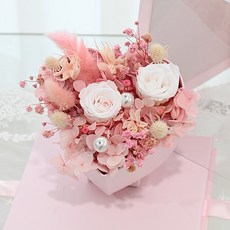 Garden in the City 永生花可愛心形中心擺飾, 粉紅色