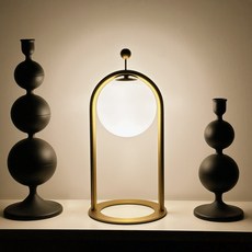 MERITO Ozu 桌燈 L, 奢華黃銅