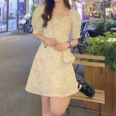 디엠코퍼레이션 플라워 퍼프 미니원피스