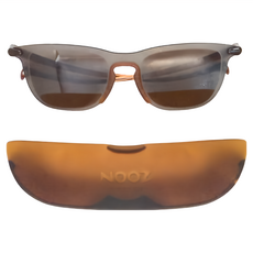 Nooz 時尚造型運動墨鏡，超薄曲面外殼，17克舒適穩定，3級認證防紫外線鏡片, 紳士棕, 1組, 鼻寬21、鏡寬51、鏡長145mm