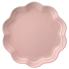 LE CREUSET 蕾絲花邊盤22cm雪紡粉 精緻設計 增添餐桌浪漫氛圍, 雪紡粉, 22cm, 1個