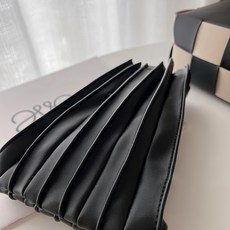 韓系皺摺皮革小包 象牙白/質感黑/奶茶棕, 20 x 12cm