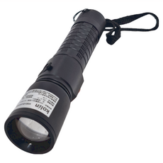 Kolin 歌林 USB充電手電筒 KSD-DLED306 155 x 35 x 35mm 139g, 1支