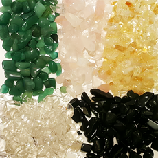 開運陶源 五行水晶碎石套裝 包含綠橄欖/東菱玉 紫/粉水晶 黃水晶 白水晶 黑曜石, 1組