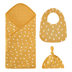 Kori Deer 可莉鹿 彌月禮盒組-北歐風嬰兒萬用包巾+寶寶帽+圍兜, 黃色雨點, 1入, 包巾76 x 76cm + 寶寶帽20x 20cm + 圍兜19.7 x 27cm