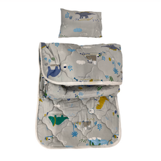 愛北鼻 幼兒園睡墊三件組, 枕頭 38 x 29cm + 睡墊 118 x 75cm + 涼被150 x 120cm, 灰小草恐龍