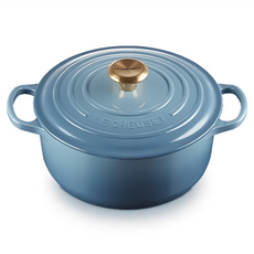 LE CREUSET 典藏圓鐵鍋 金頭 1.8L 藍色迷霧 18cm，導熱均勻，保溫效果極佳，適用多種爐具, 1個