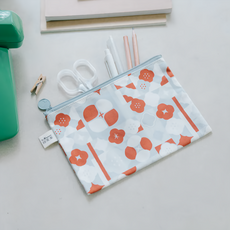 in Blooom 印花樂 拉鏈文具袋 棉 尼龍拉鍊 21 x 14 cm, L14/玻璃海棠12號/春梅紅, 1個