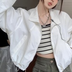 立領短版防風外套，有口袋, 肩寬47cm 胸寬55cm 袖長58cm 全長61cm, 白