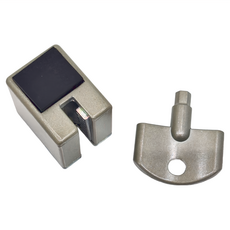 室內窗戶安全定位鎖, 鋅合金橡膠材質, 咖啡色/銀色, 軌道厚度1mm~4.5mm, 軌道高度5mm~10mm, 夾軌式固定, 台灣生產製造, 1個