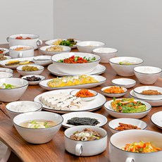 SSUEIM ..., 6個飯碗 + 6個湯碗 + 6個醬料碟 + 6個小菜盤 + 4個大菜盤 + 2個萬用碗 + 2個小圓盤 + 2個中圓盤 + 2個小雙耳碗 + 2個大雙耳碗 + 2個大圓盤 + 2個長方盤, 白色藍邊, 1組