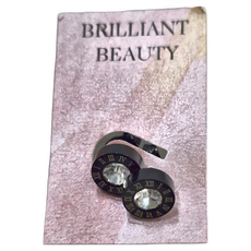 Brilliant Beauty 耀眼美人 奪目羅馬數字鋯石鑽醫療鈦鋼耳環