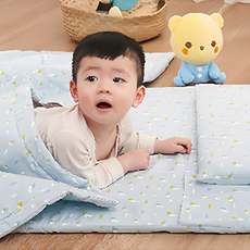 Combi 康貝 Air Pro 水洗空氣睡墊3件組 小山藍 寶寶外出午睡必備, 午睡枕 30 x 45 x 3cm + 四季被 120 x 150cm + 睡墊 70 x 120 x 2cm