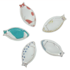 HAREKUTANI 晴九谷 日本九谷燒 貓豆皿筷架 陶瓷 3.7 x 7.1 x 0.8 cm, 貓豆皿, 1組